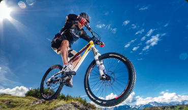 O obchodu V našem obchodě najdete kompletní nabídku známých značek pro cyklisty a sportovce.